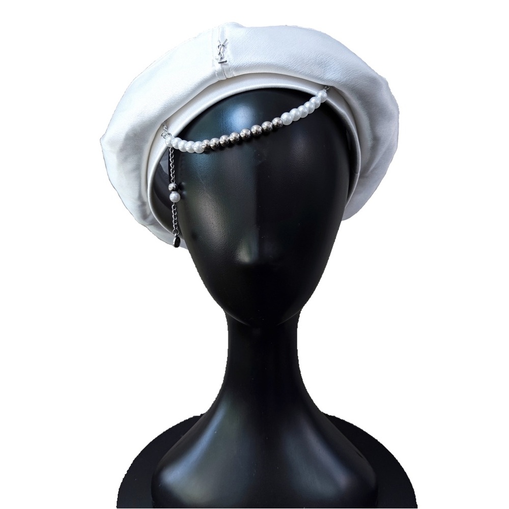 Beret hat with pearls (white)